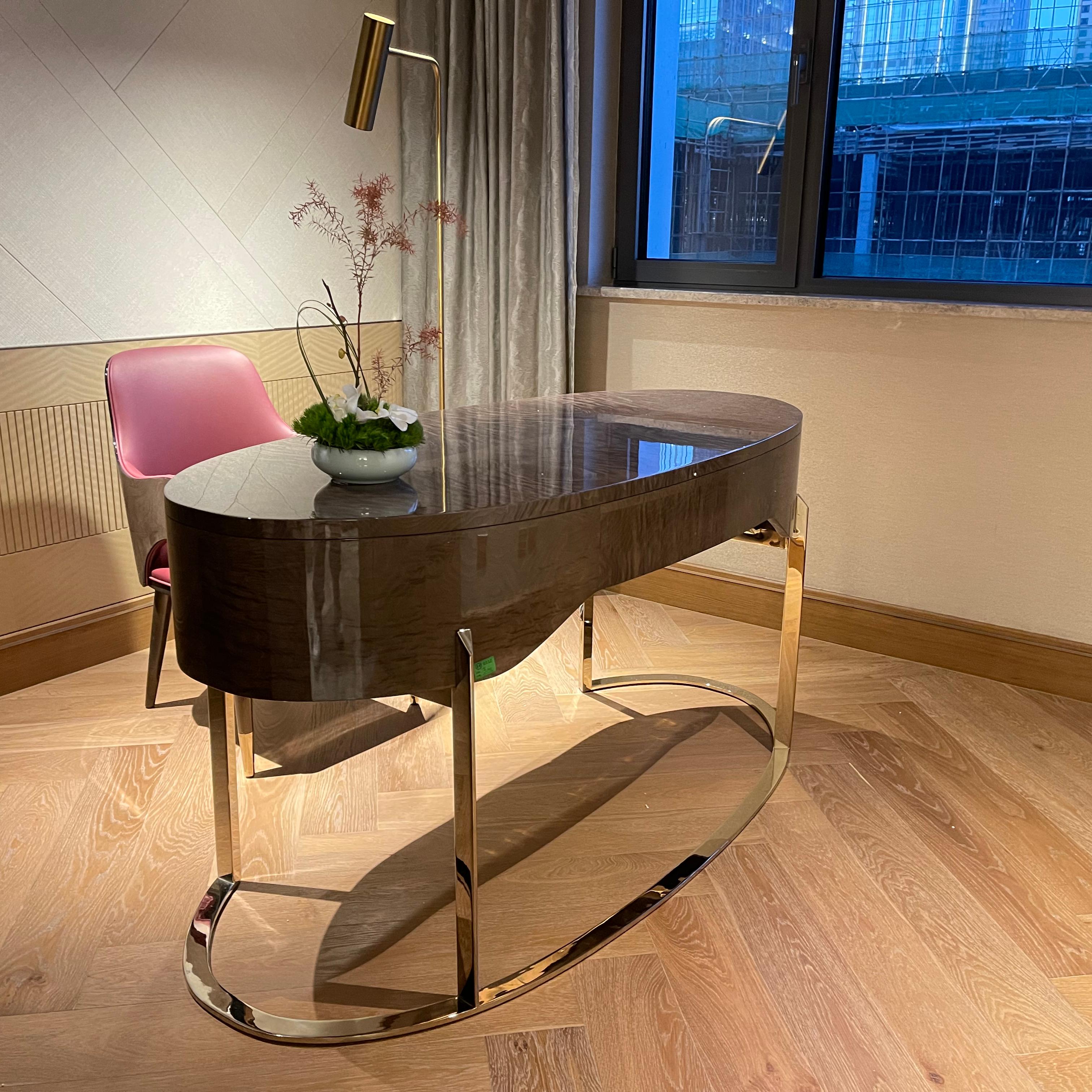 STLL0509 Italian Light Luxury Style